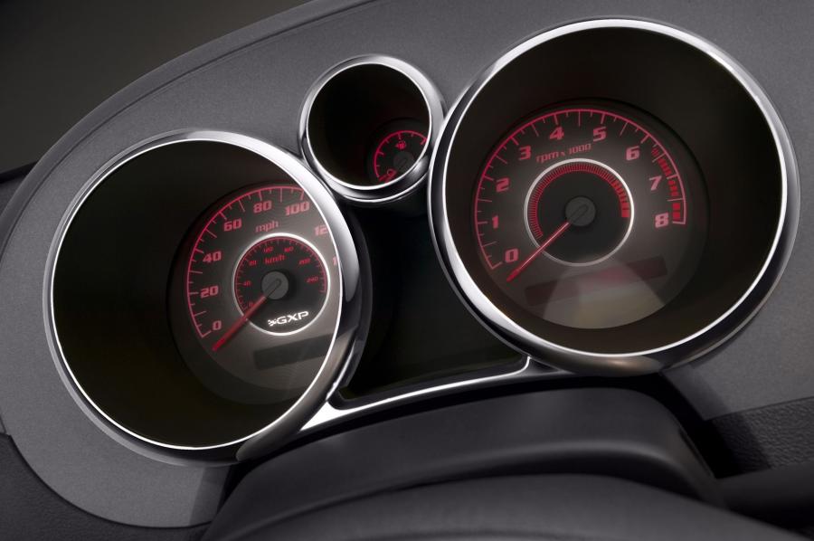 Панель приборов Pontiac Solstice GXP 2007 года  (фото 14 из 33)